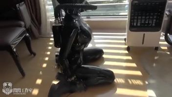 Studio Bling Latex_010 Full body Latexsuit Villa Tour Experience ...