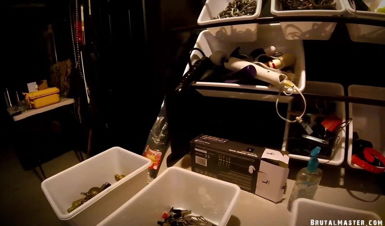 BRUTAL MASTER Cono Dungeon Torture